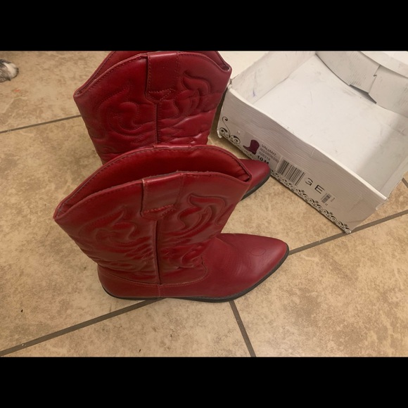 Rampage bright burgundy western style boots - Picture 5 of 7